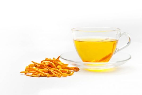 Cách dùng đông trùng hạ thảo pha 2 trà 